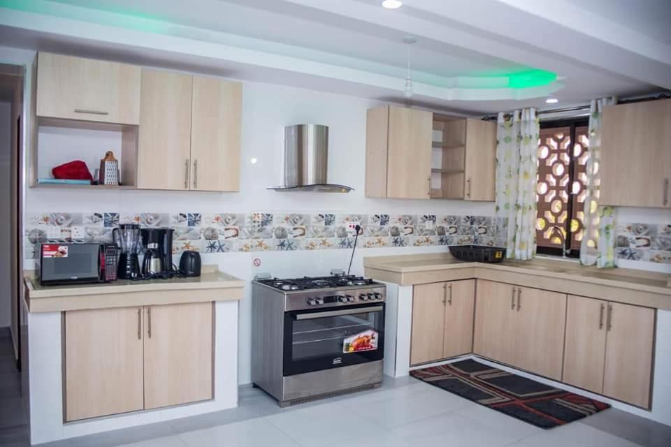 The Festival Fully Furnished Apartments Момбаса Екстер'єр фото