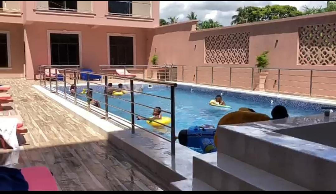 The Festival Fully Furnished Apartments Момбаса Екстер'єр фото
