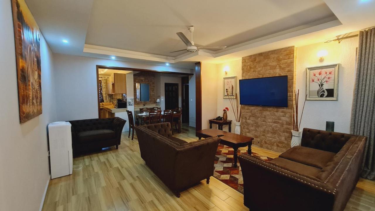 The Festival Fully Furnished Apartments Момбаса Екстер'єр фото