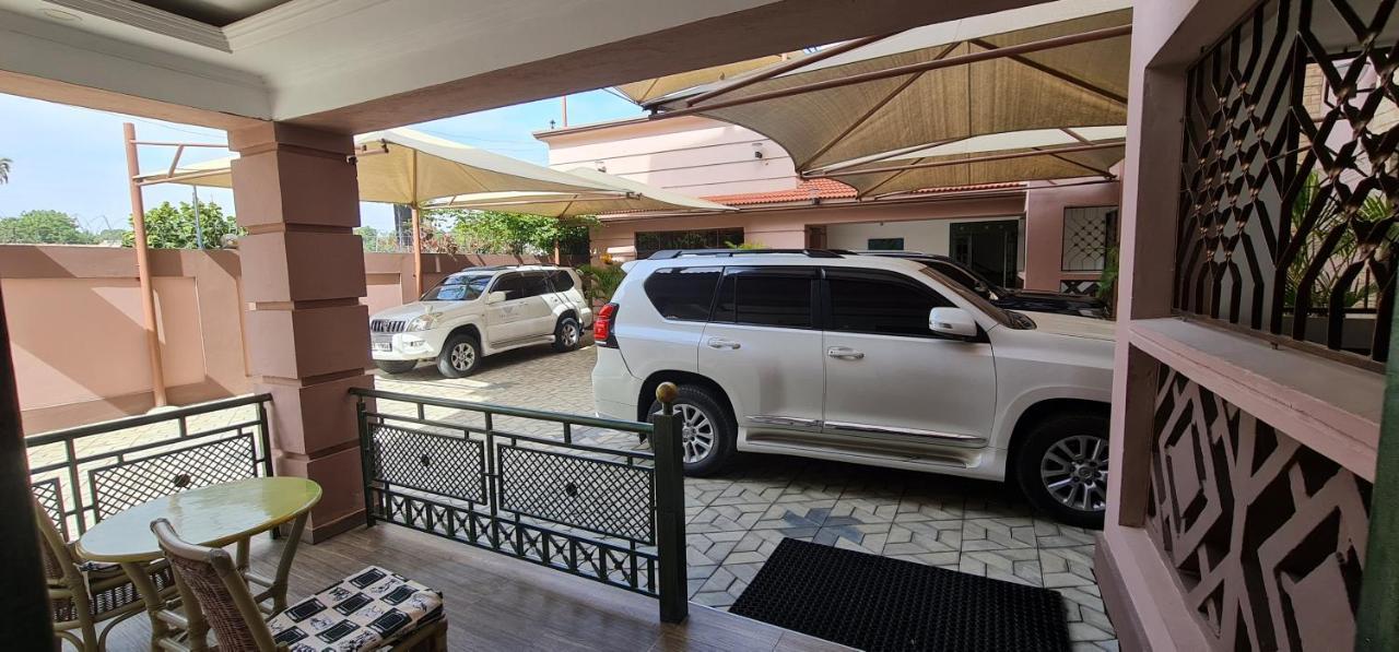 The Festival Fully Furnished Apartments Момбаса Екстер'єр фото
