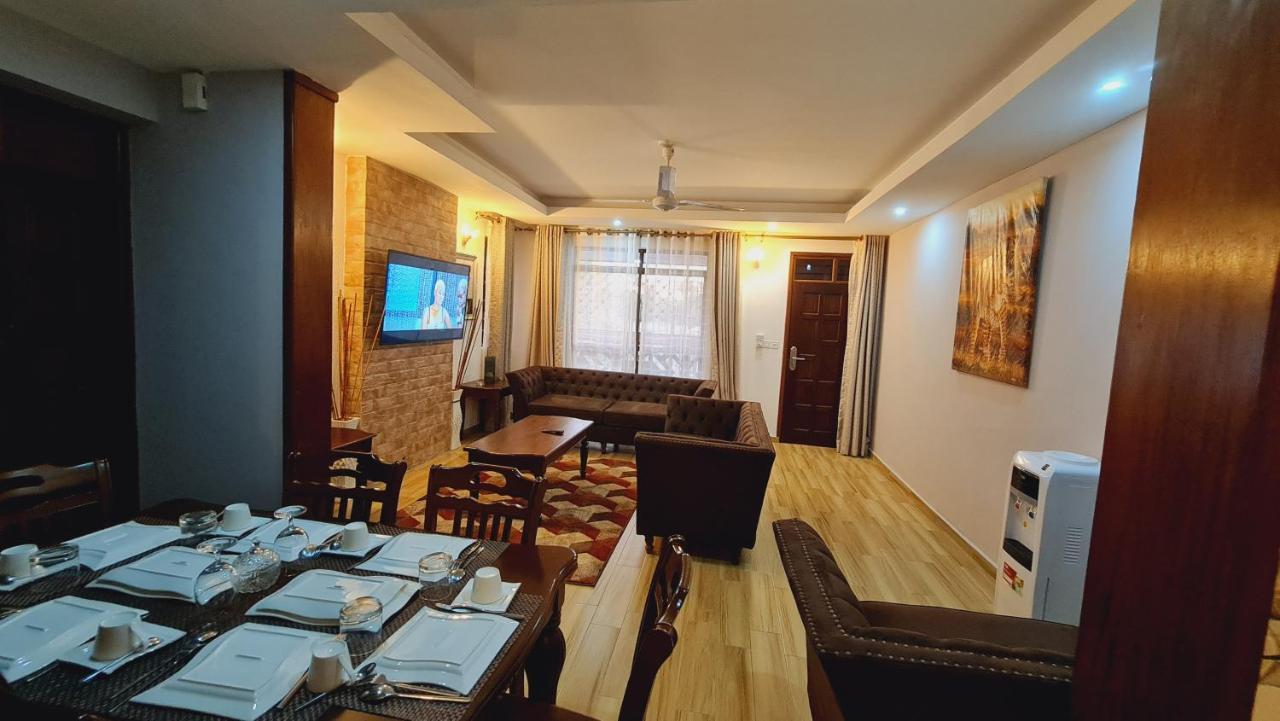 The Festival Fully Furnished Apartments Момбаса Екстер'єр фото
