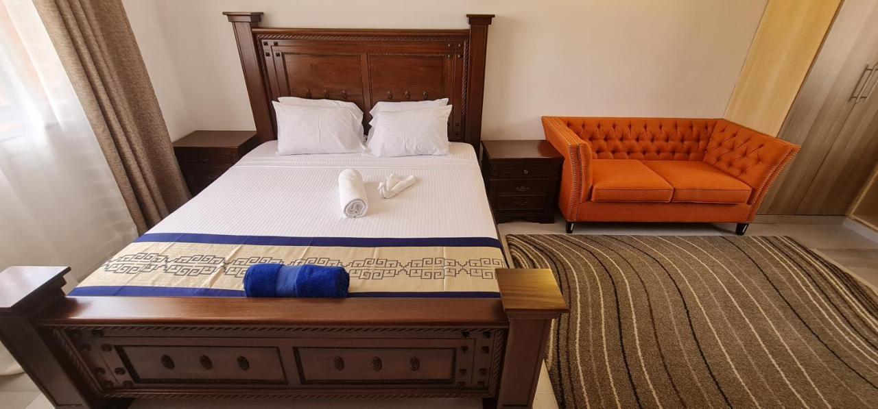 The Festival Fully Furnished Apartments Момбаса Екстер'єр фото